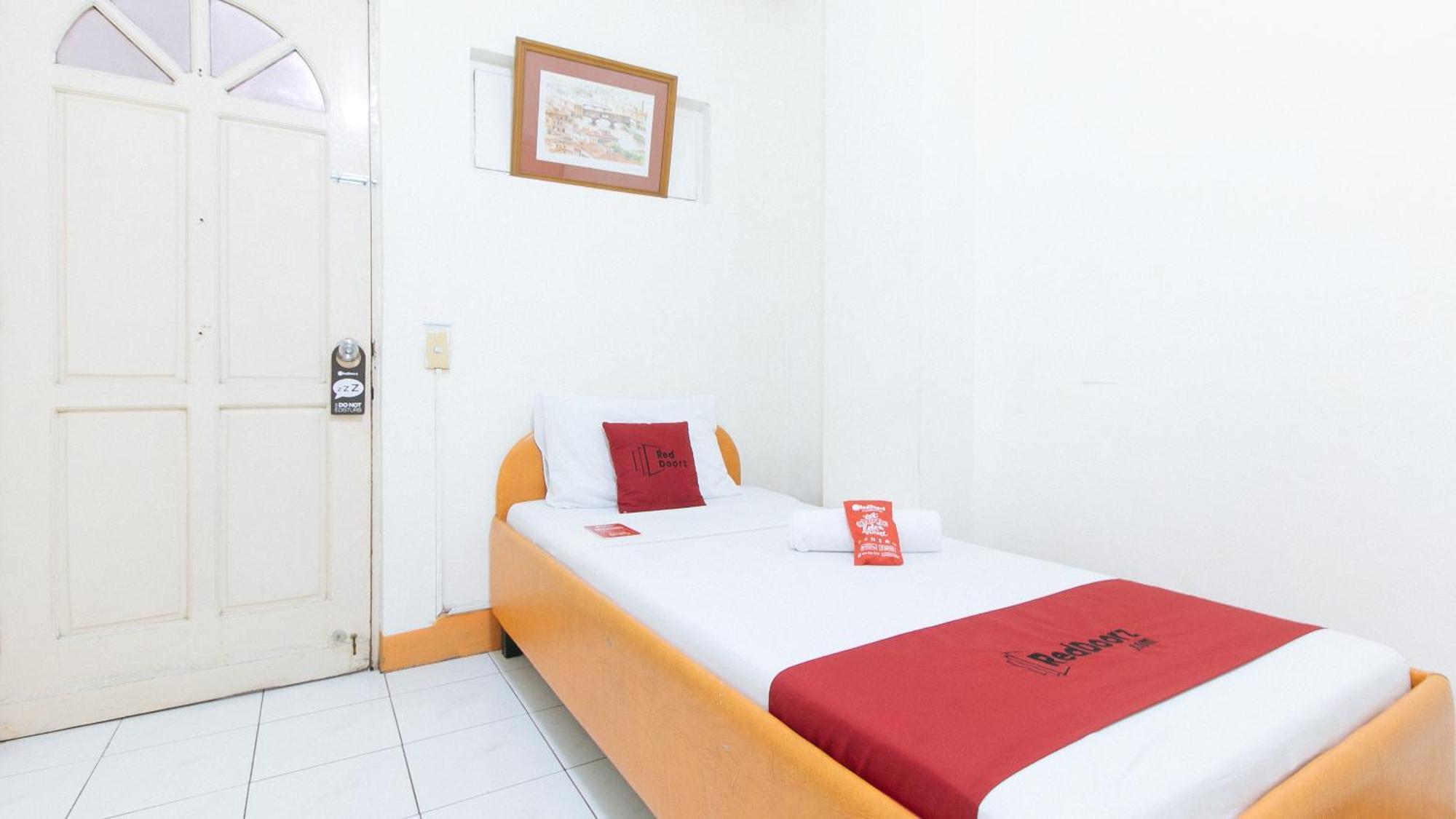 Reddoorz Near East Avenue Medical Center Hotel Quezon City Exterior photo