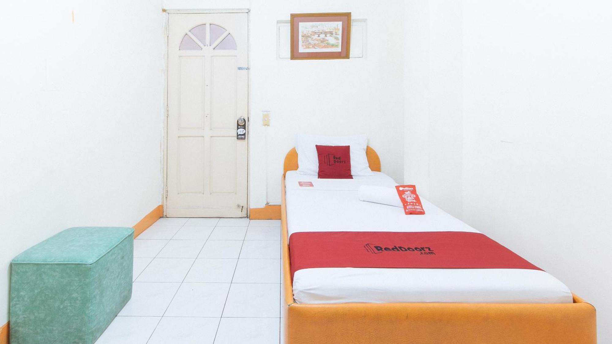 Reddoorz Near East Avenue Medical Center Hotel Quezon City Exterior photo