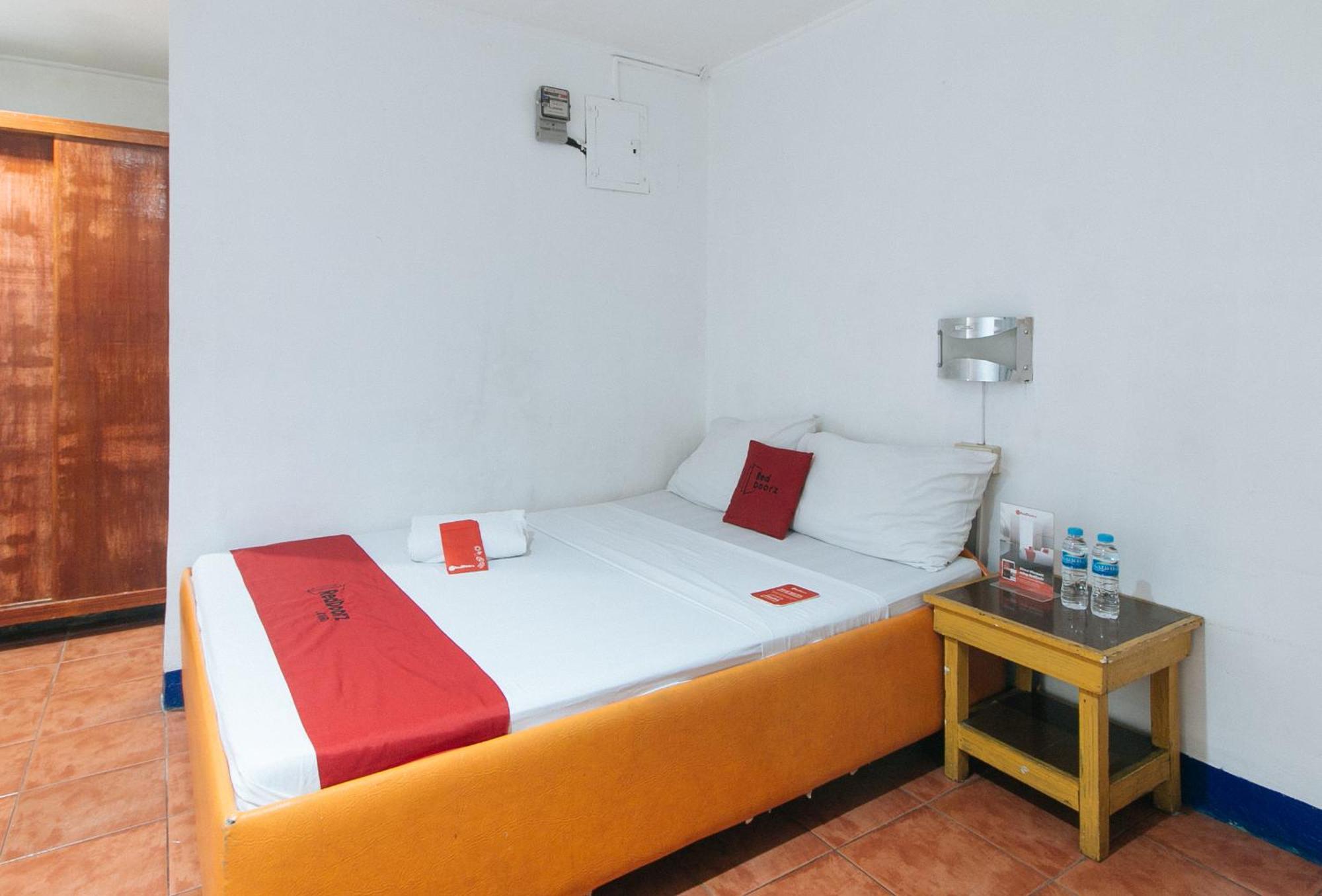 Reddoorz Near East Avenue Medical Center Hotel Quezon City Exterior photo