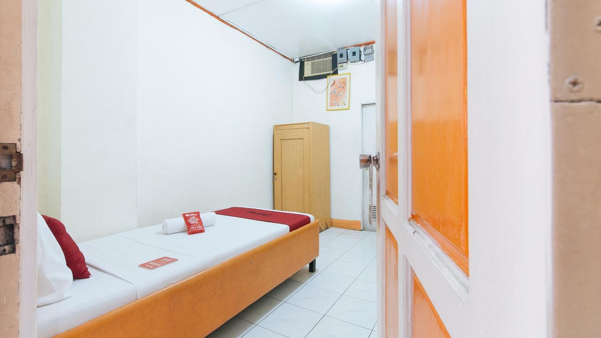 Reddoorz Near East Avenue Medical Center Hotel Quezon City Exterior photo